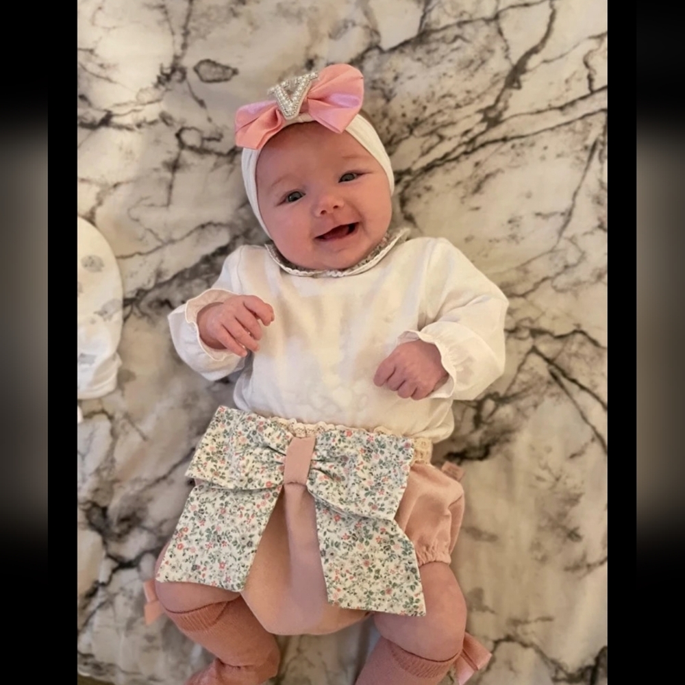 Baby girl outfit - Spanish style.